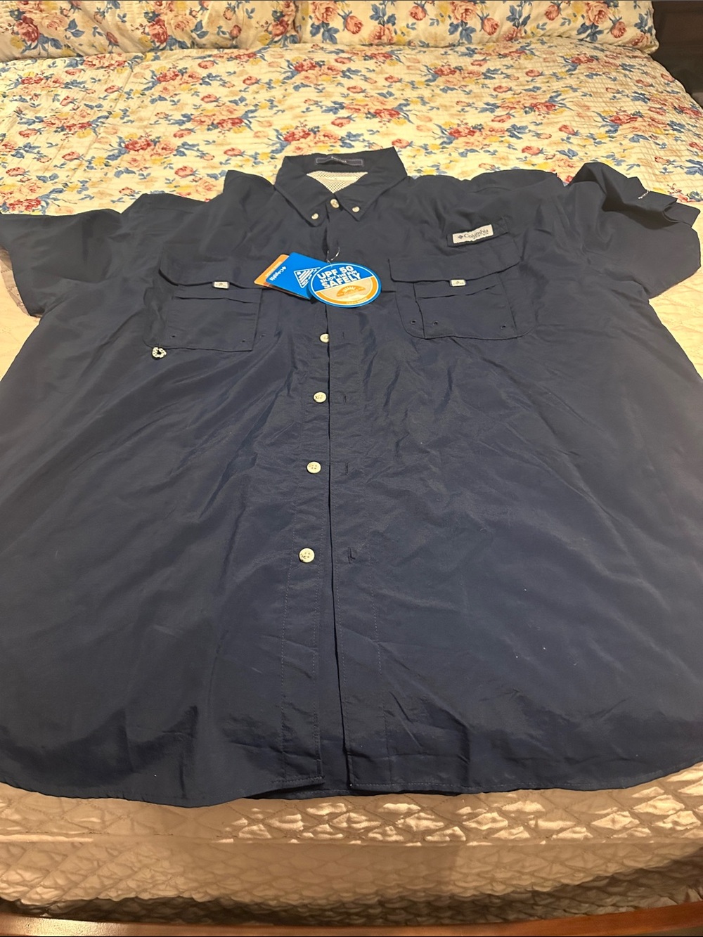 Columbia Men’s Short-Sleeve Button-Down Shirt in Navy. Fishing shirt.